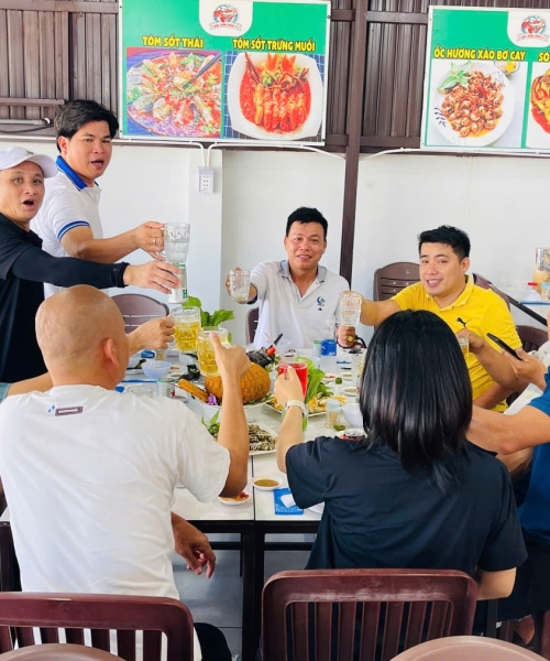 Không gian quán 3